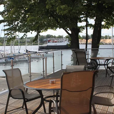 بيت ضيافة Jahtklubi Kuelalistemaja بارنو