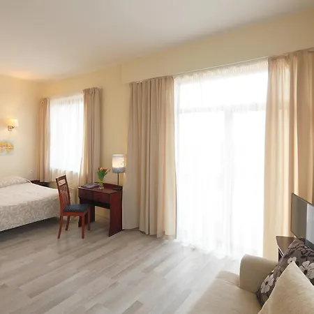 Jahtklubi Kuelalistemaja ゲストハウス パルヌ